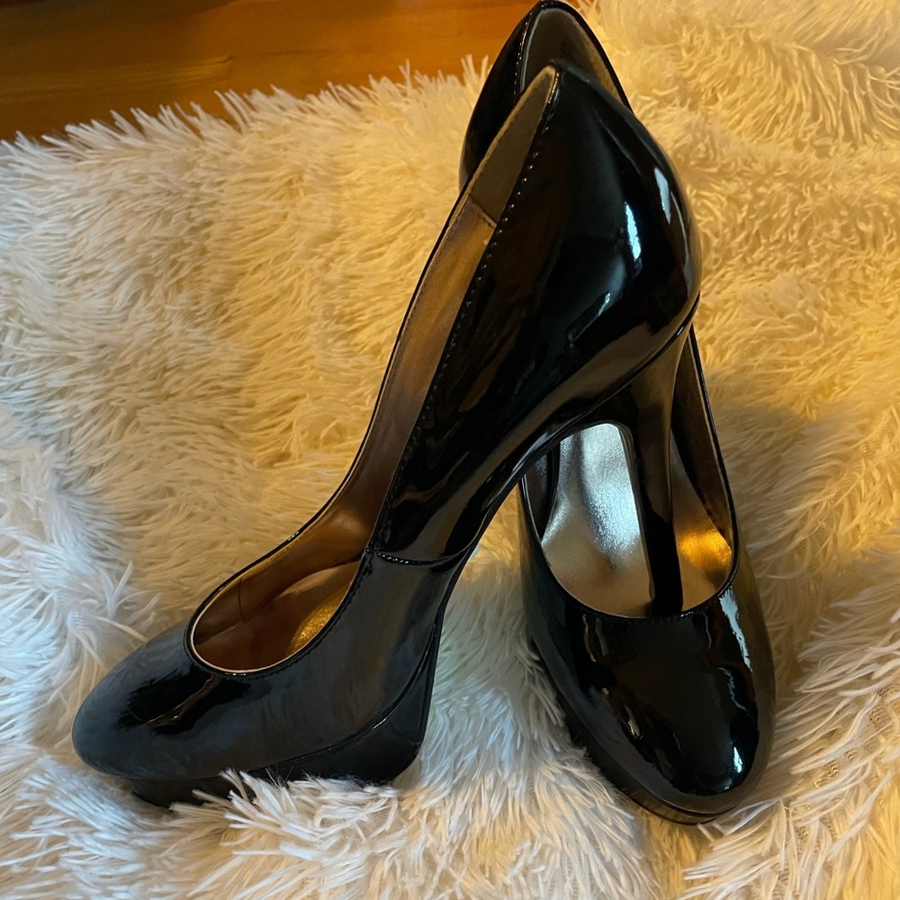 Round toe platform